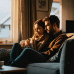 découvrez comment comprendre les reproches de votre mari lorsqu'il se sent éloigné et apprenez des conseils pratiques pour renforcer votre lien au quotidien.